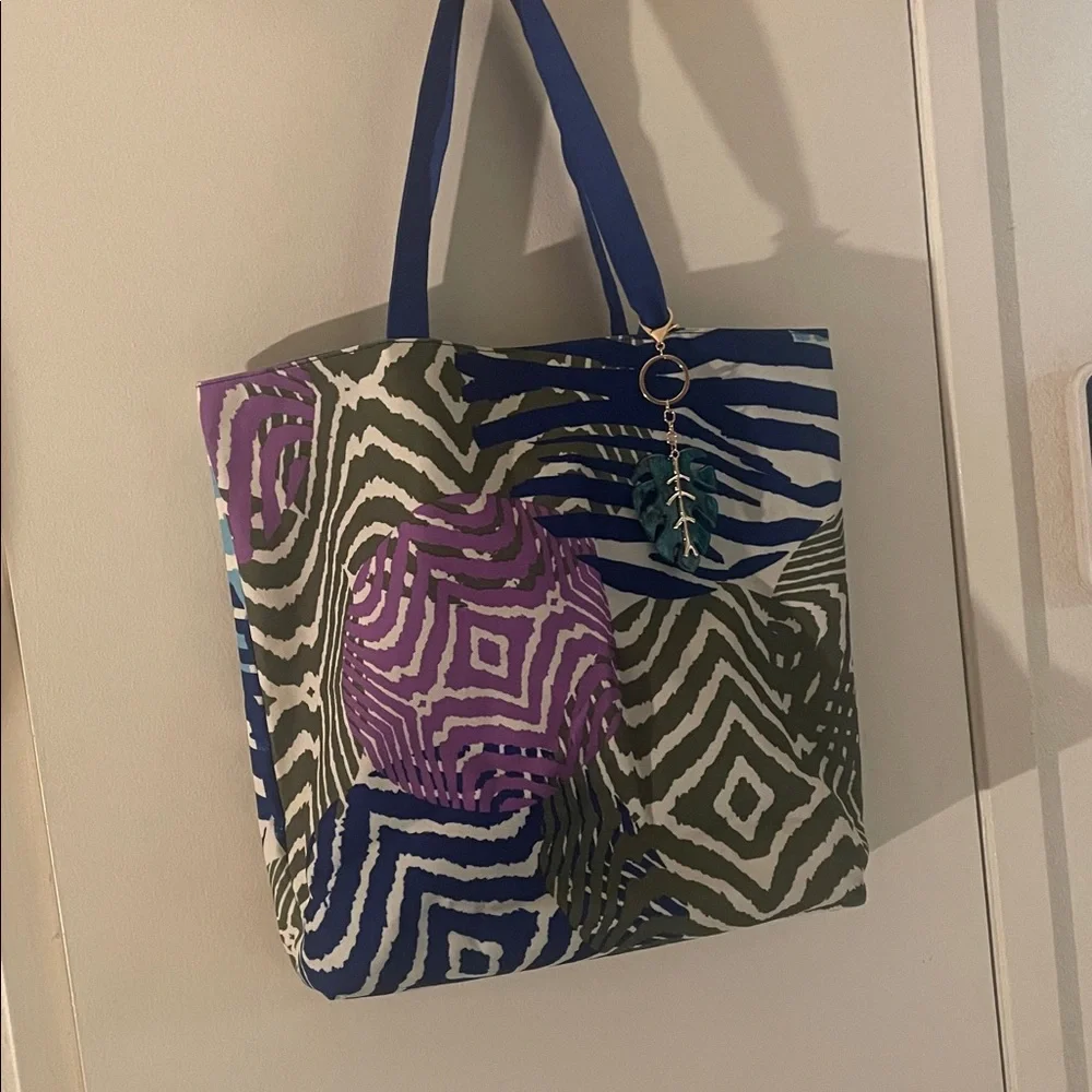 Estee Lauder Large Tropical Print Tote Bag with Leaf Bag Charm